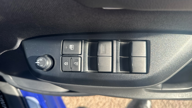 Toyota Yaris 1.5 Hybrid Design 5dr CVT Hybrid Hatchback